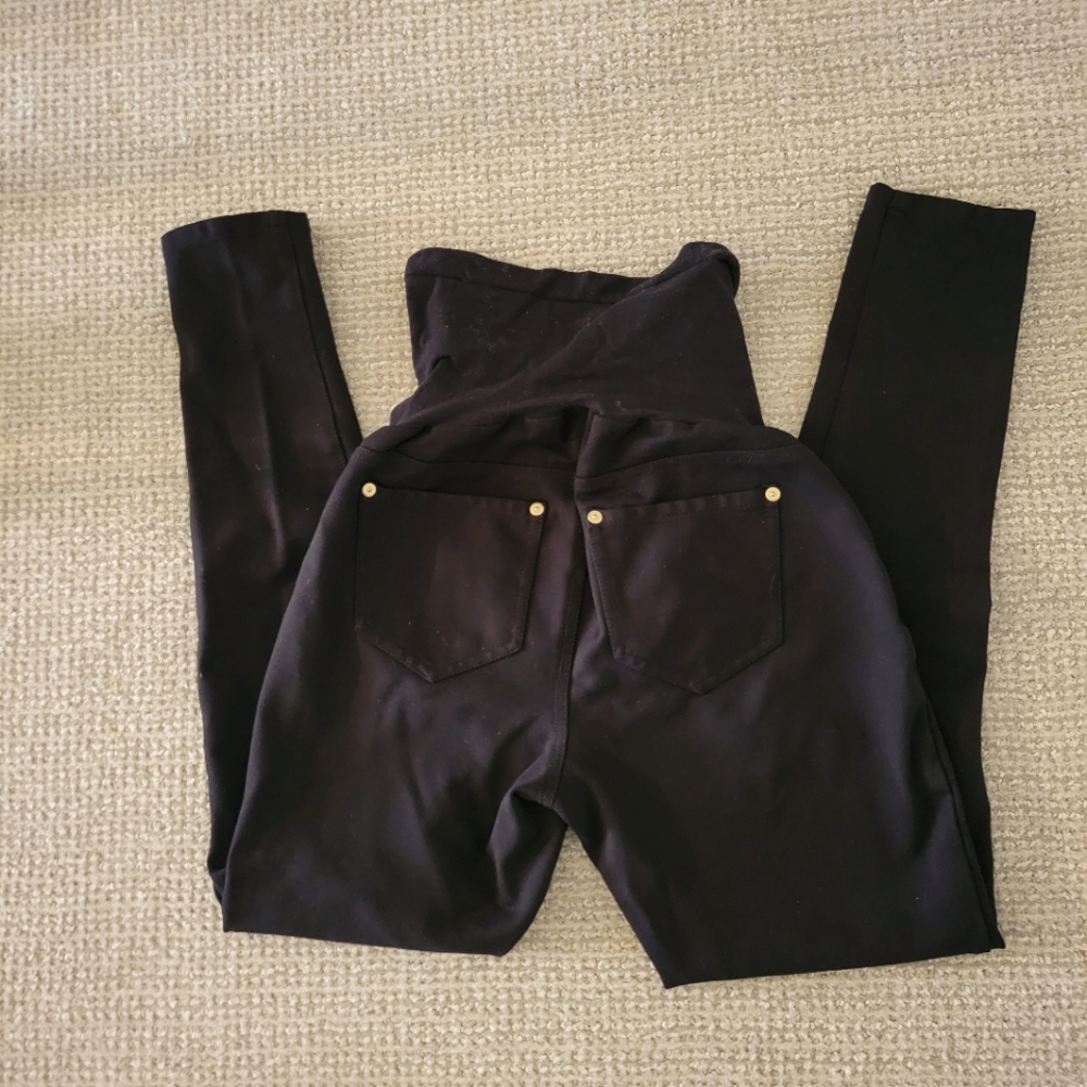 A Pea in the Pod black stretch secret fit belly maternity pants!